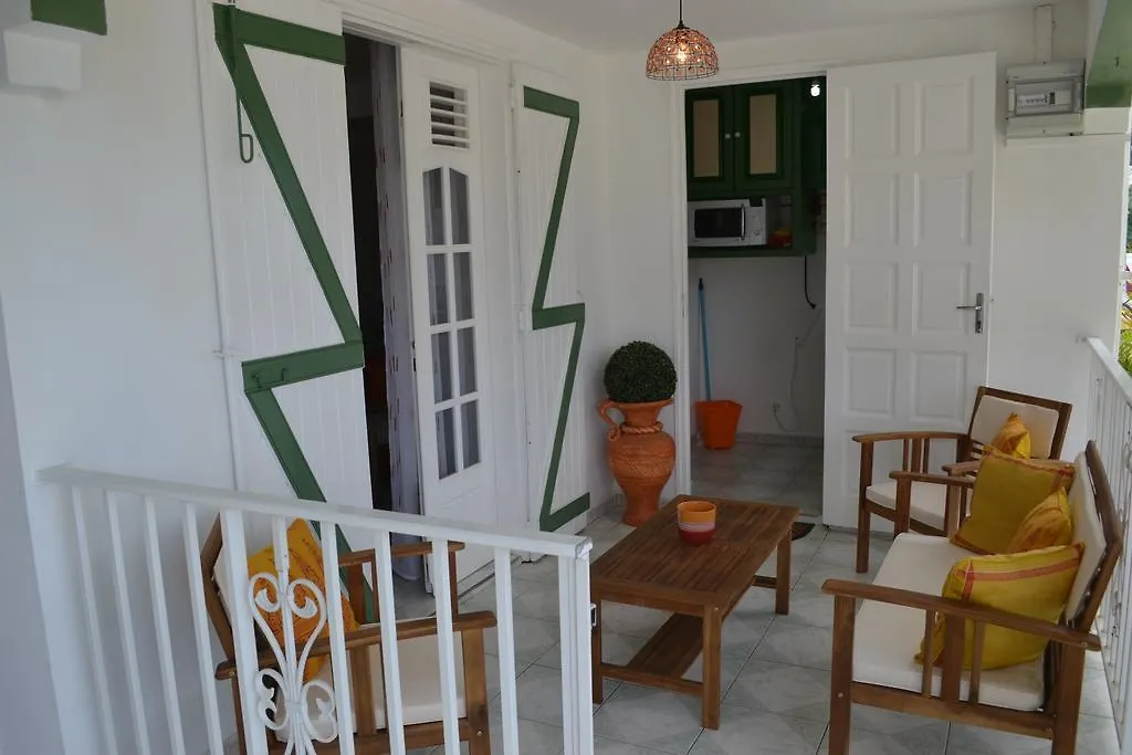 La Nicotoria Apartments Deshaies