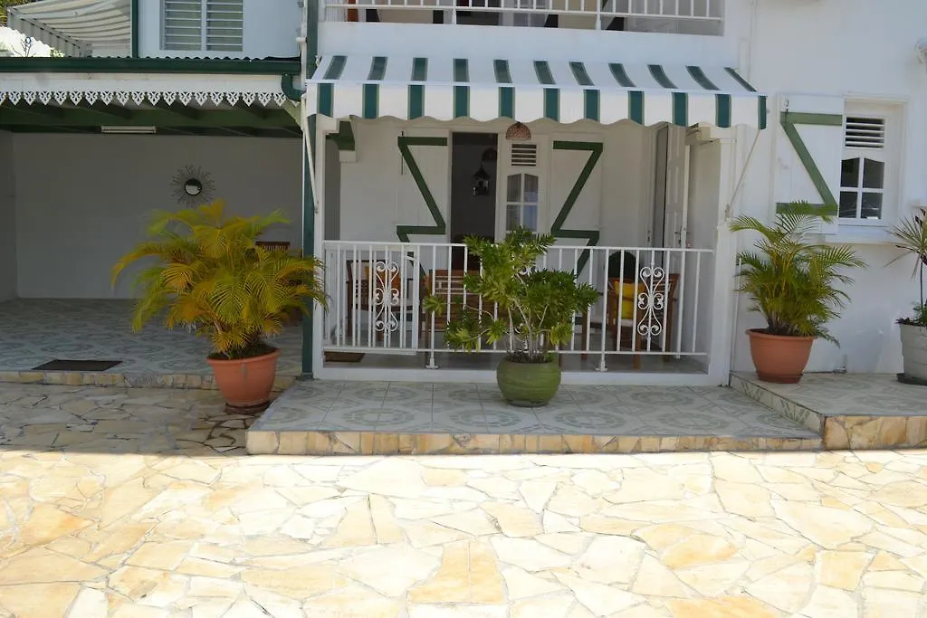 La Nicotoria Apartments Deshaies
